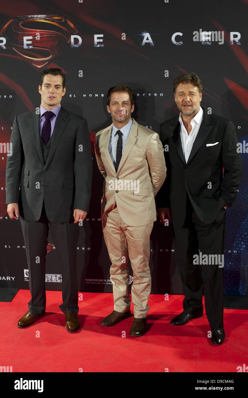 Madrid, Spain. 17th June, 2013. Actor Henry Cavill, Director Zack Snyder and actor Russel Crowe attend 'Man of Steel' premiere at Capitol Cinema on June 17, 2013 in Madrid, Spain Credit: Credit:  Jack Abuin/ZUMAPRESS.com/Alamy Live News Stock Photo