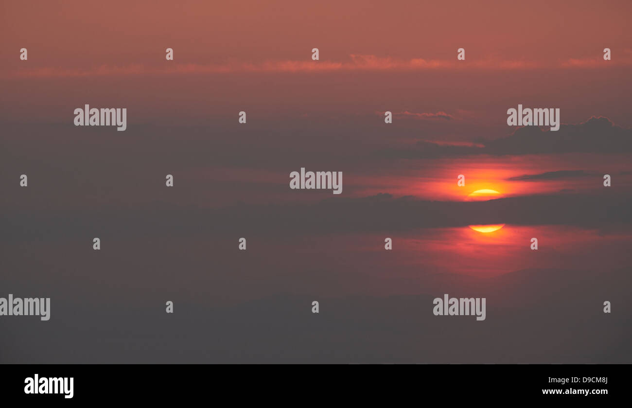 Sunset sky over lake hi-res stock photography and images - Alamy