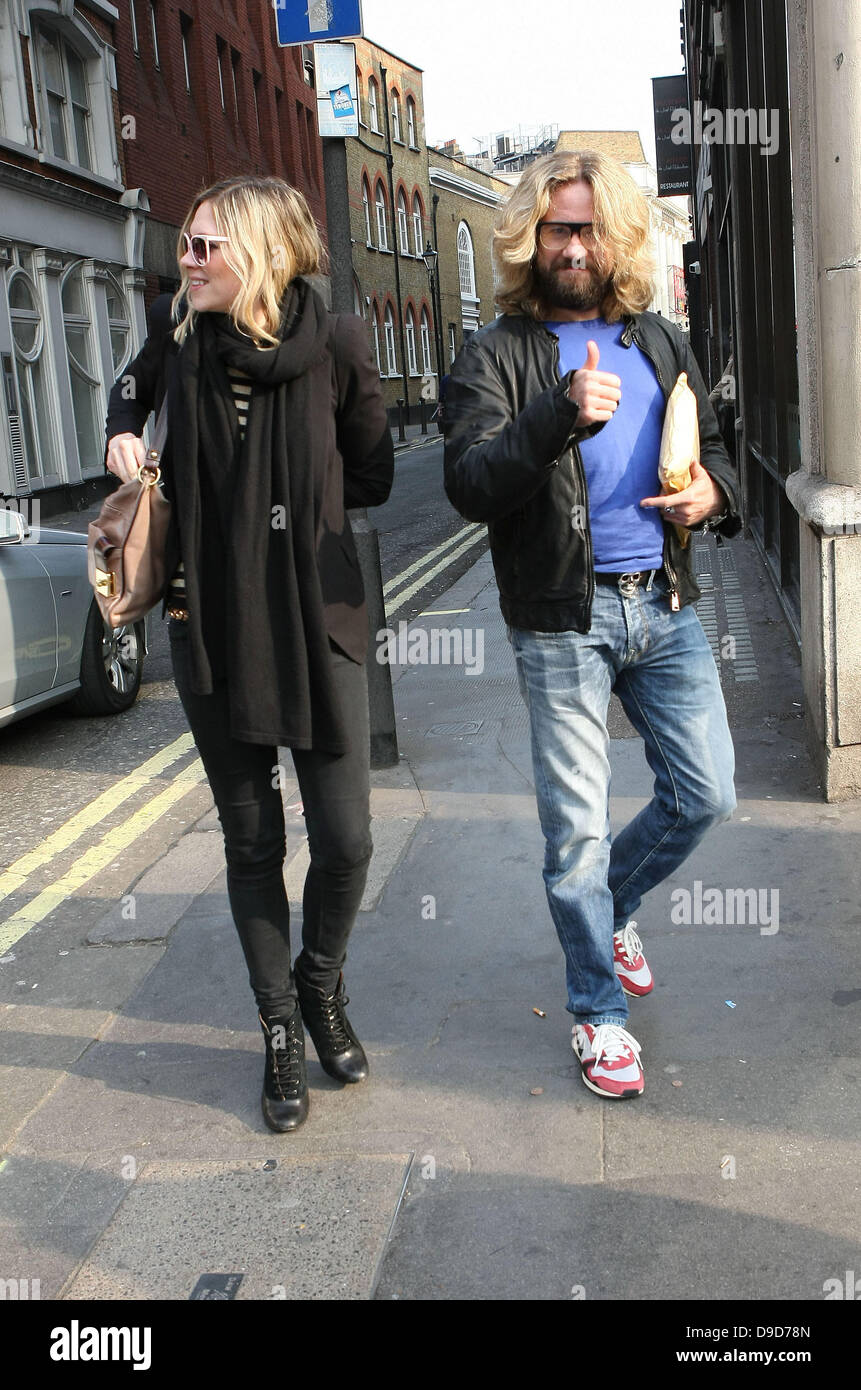 Justin Lee Collins Celebrities Outside The Ivy Restaurant London England 25 03 11 Stock Photo Alamy
