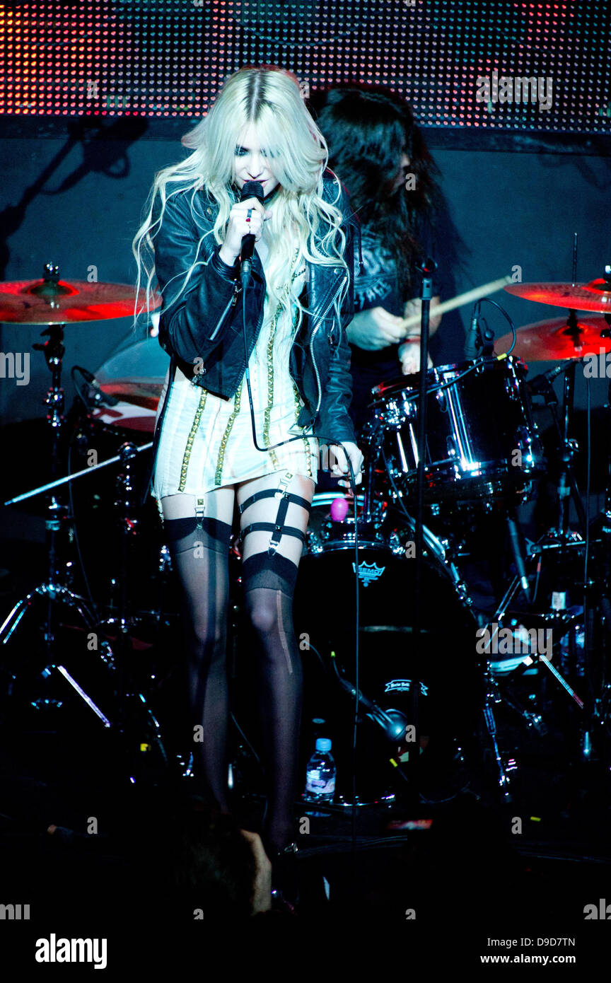 Taylor Momsen The Pretty Reckless perform live at the VIP Room Paris, France - 25.03.11 Stock Photo