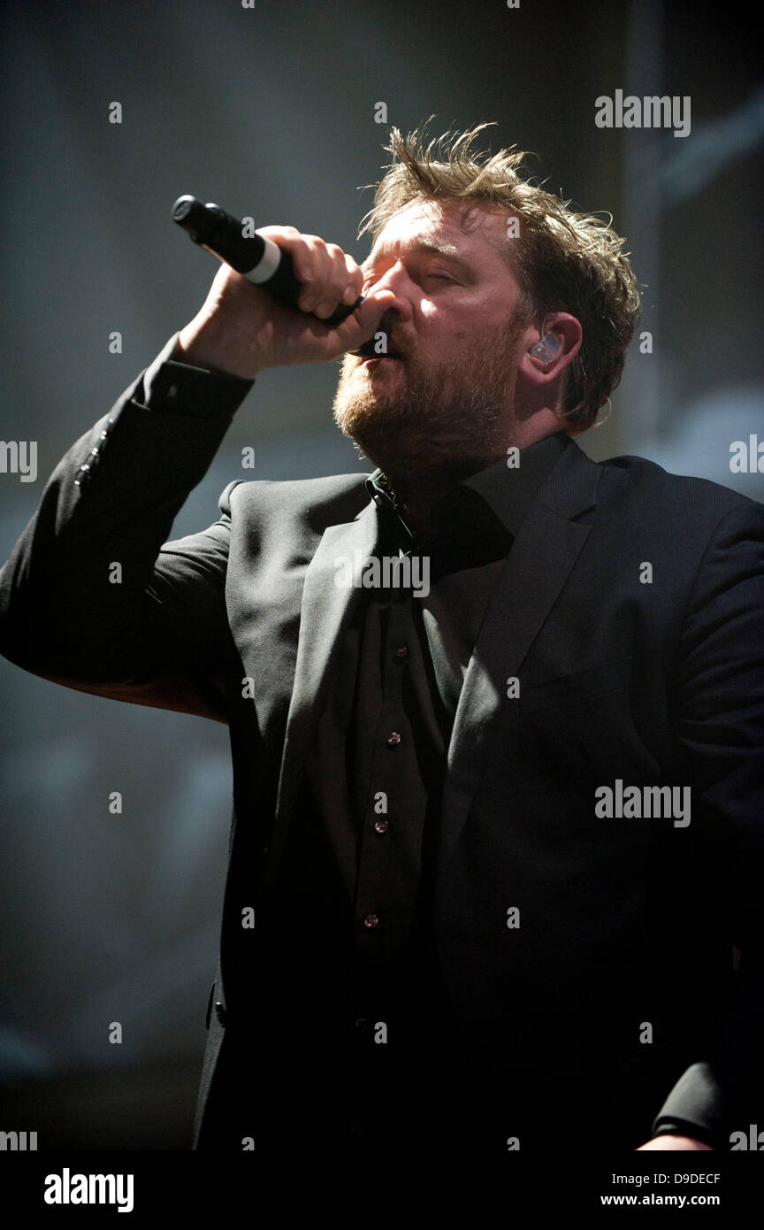 Elbow live o2 arena hi-res stock photography and images - Alamy