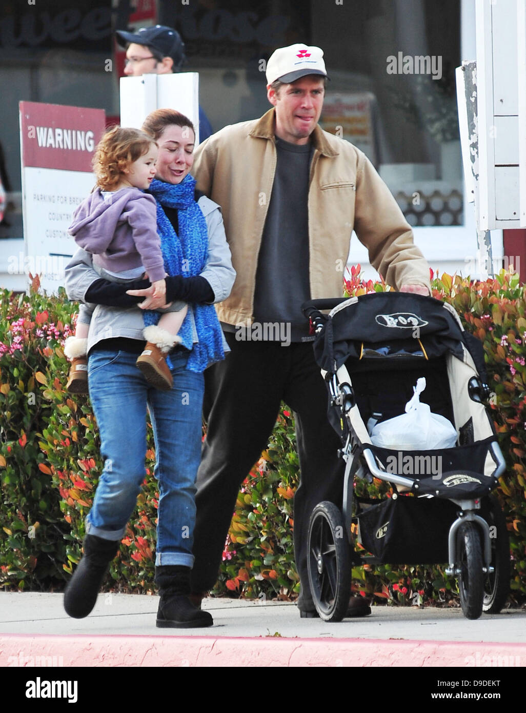 Alyson Hannigan, husband Alexis Denisof and their daughter Satyana ...