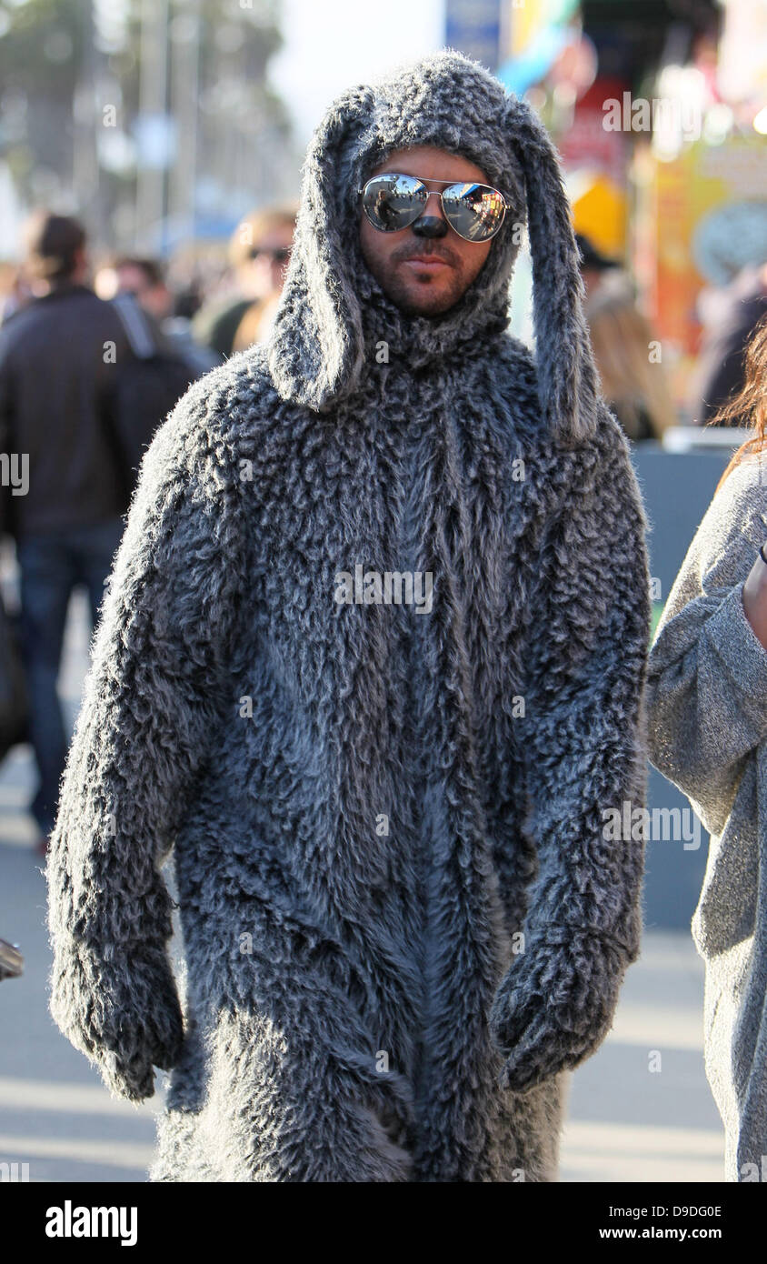 Jason Gann filming on the set of their new television project 'Wilfred' Los  Angeles, California - 28.03.11 Stock Photo - Alamy