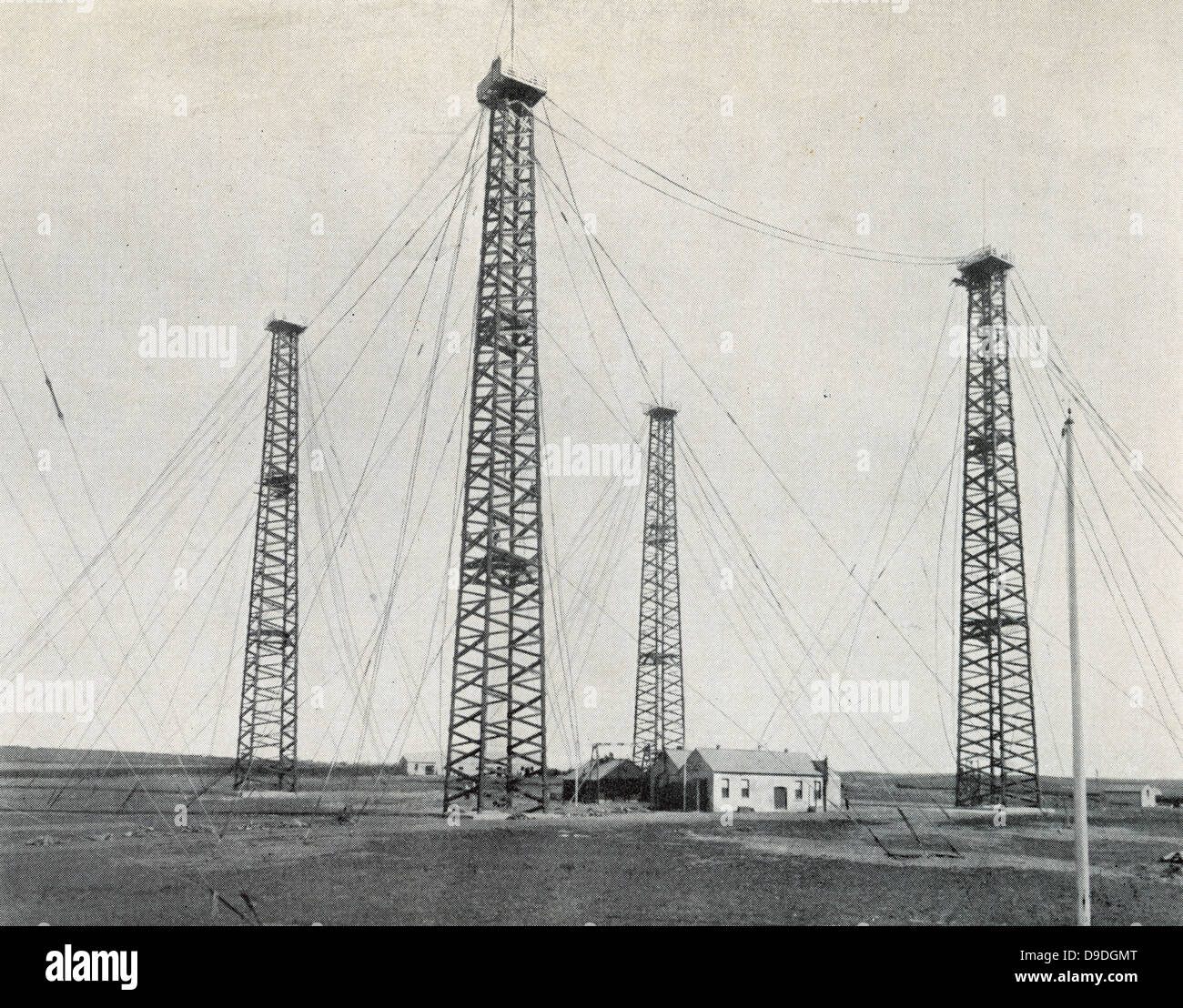 Poldhu Towers, Cornwall, England, Marconi station for sending radio signals  between Newfoundland and England, 1901 Stock Photo - Alamy
