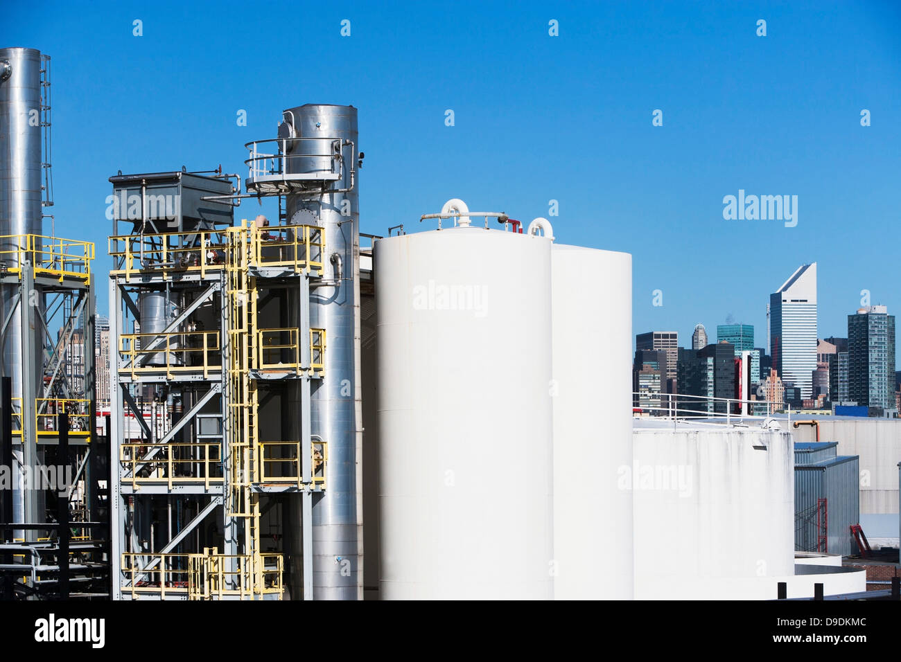 Storage tanks of oil refinery Stock Photo - Alamy
