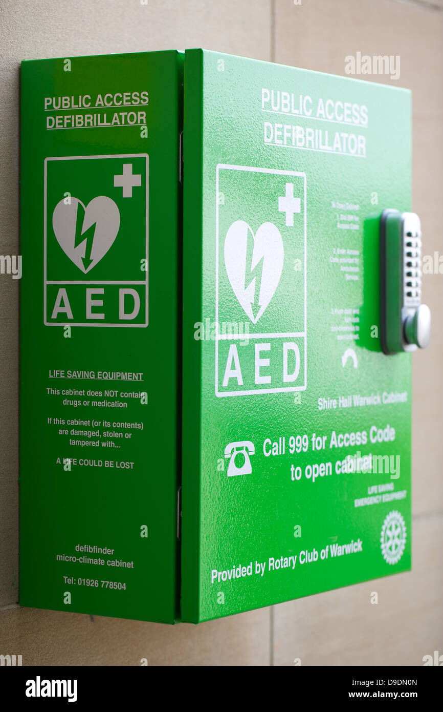 Public access defibrillator hires stock photography and images Alamy