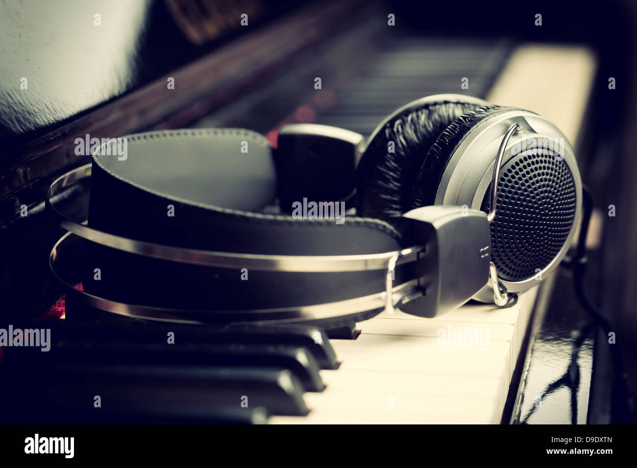 Piano keyboard with headphones for music Stock Photo Alamy
