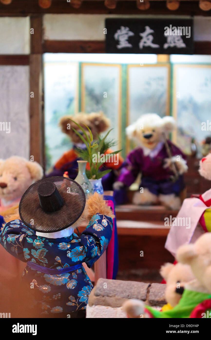 Bear toys dressed in korean costume, Hanbok at Teddy bear farm Stock Photo  - Alamy