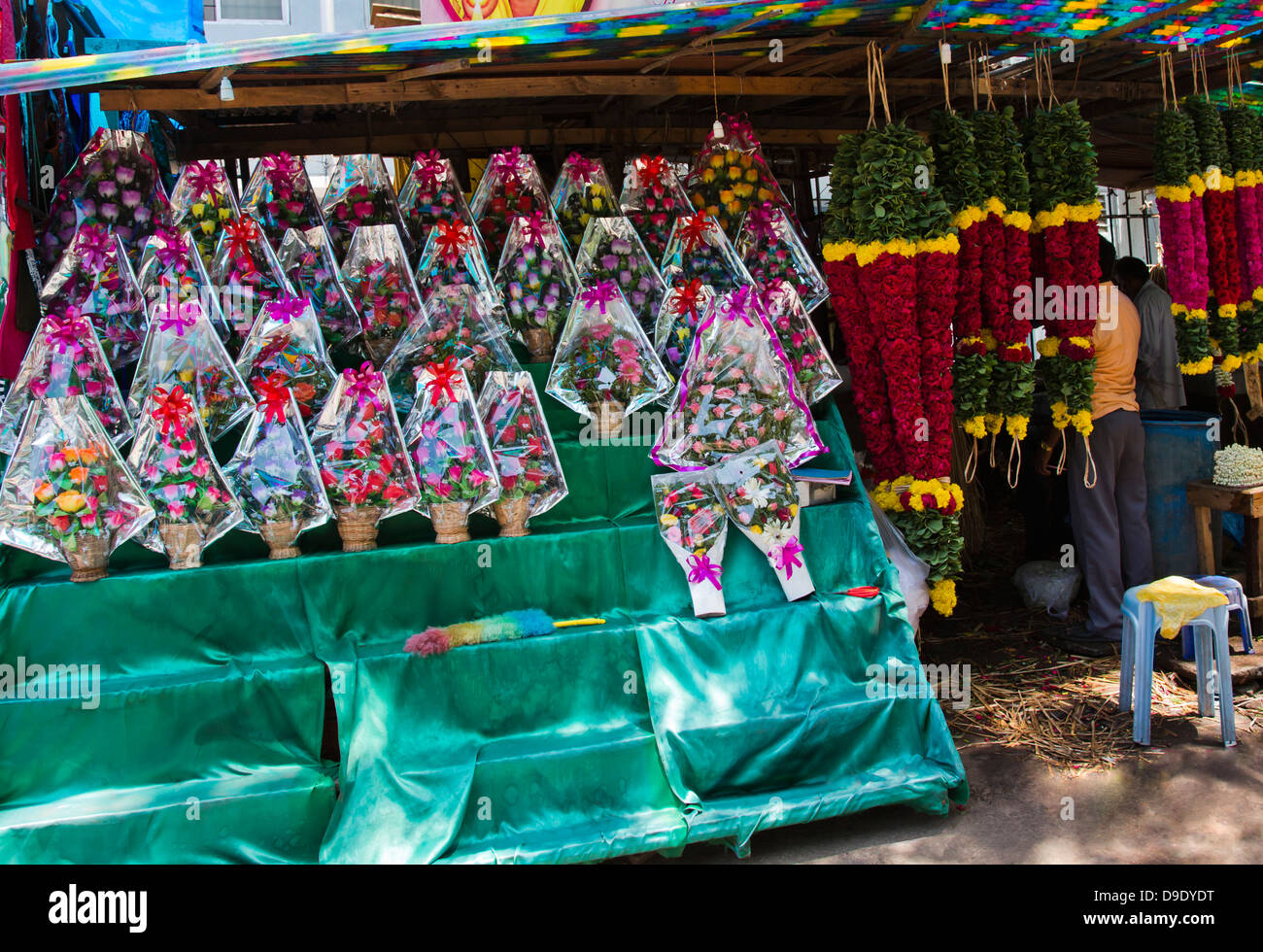Bouquet of flowers with garlands at a market stall, Chennai, Tamil Nadu, India Stock Photo Alamy
