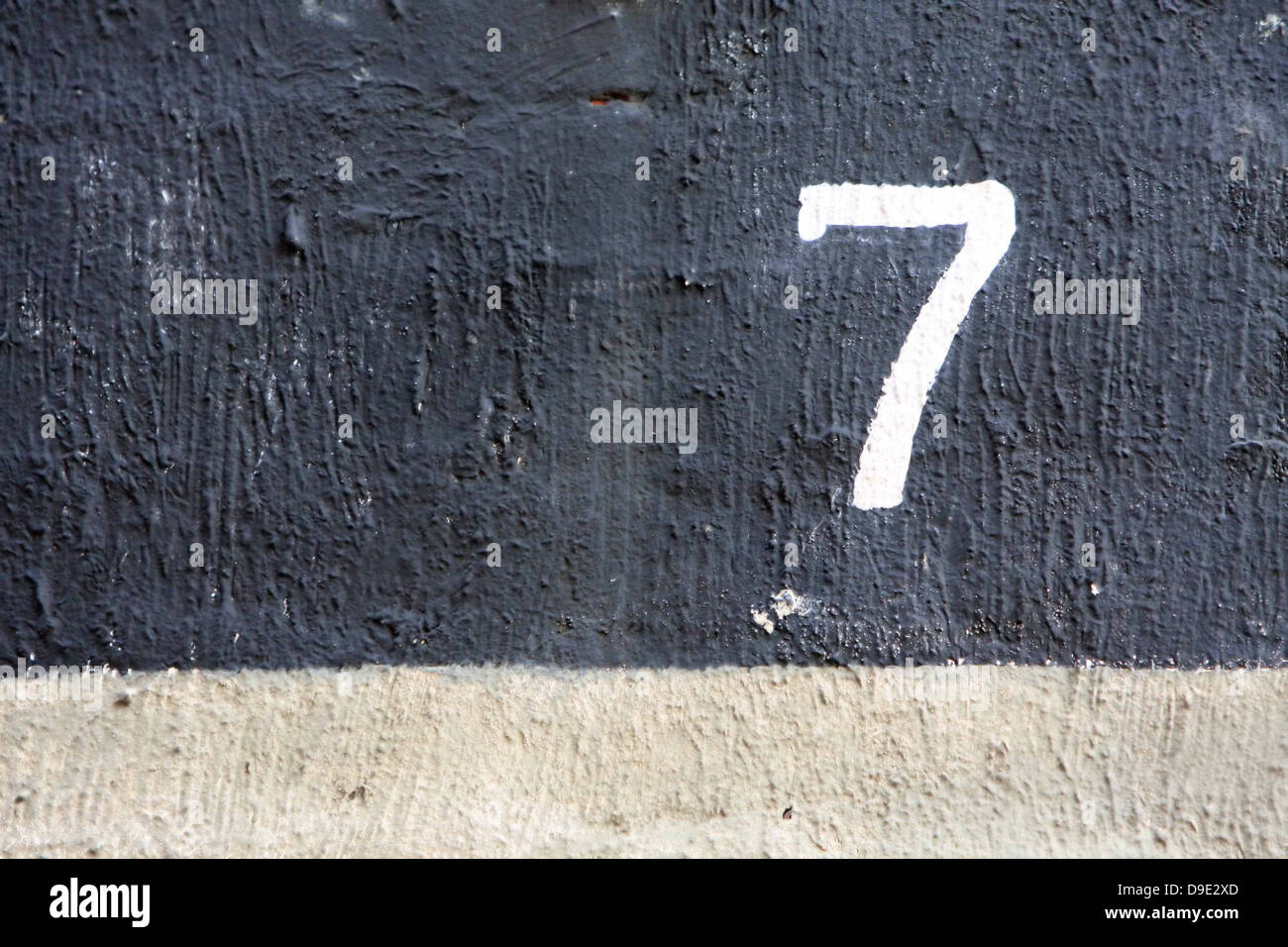 SEVEN NUMBER PAINTED SIGN BOLT HARDWARE TEXTURED 7 HORIZONTAL Stock ...