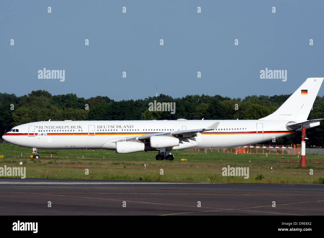 Berlin, Germany. June 18th 2013. Chancellor Angela Merkel arriving in the 'Flugbereitschaft' to Tegel Airport one hour before US President Barack Obama. Credit: Credit:  Gonçalo Silva/Alamy Live News. Stock Photo