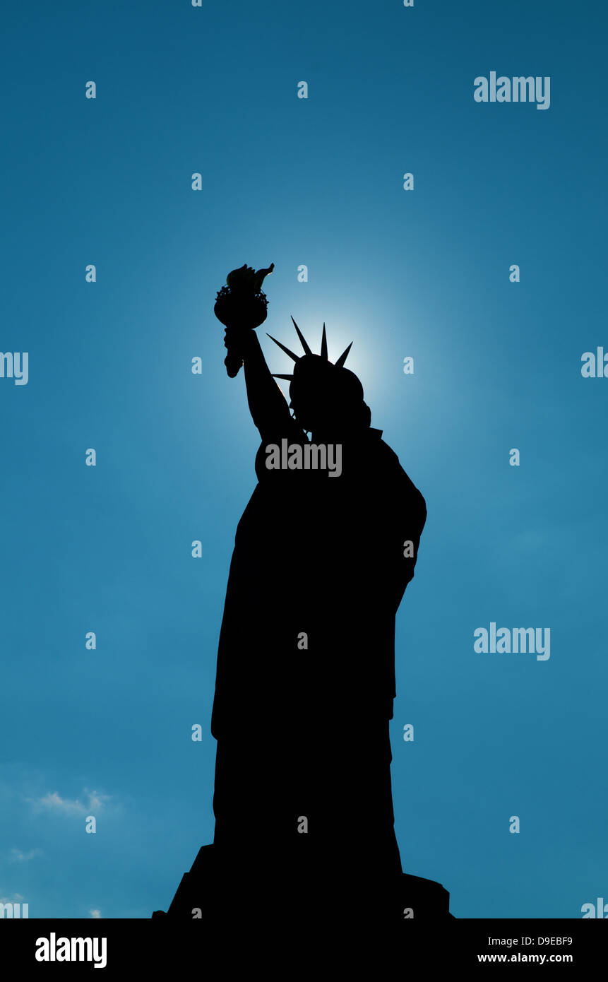 Silhouette of the Liberty Statue in New York City Stock Photo - Alamy