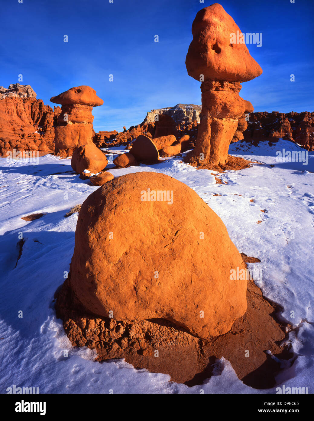 Hoodoos at sunset in in the dead of winter in Goblin Valley State Park ...