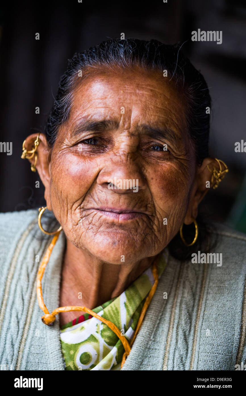 Old indian woman portrait hi-res stock photography and images - Alamy