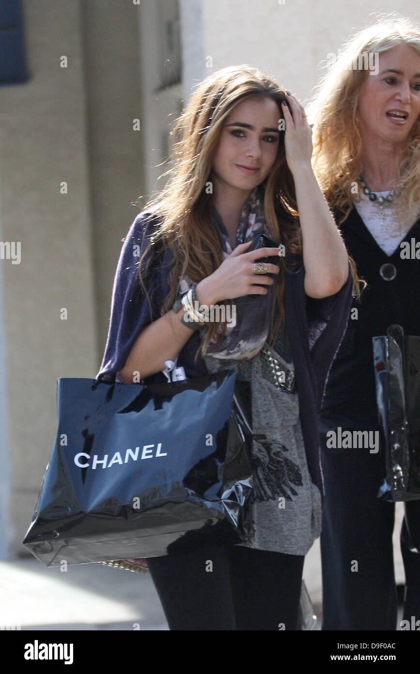 Lily Collins Out Shopping In Beverly Hills With Her Mother Jill Tavelman Beverly Hills California 23 02 11 Stock Photo Alamy