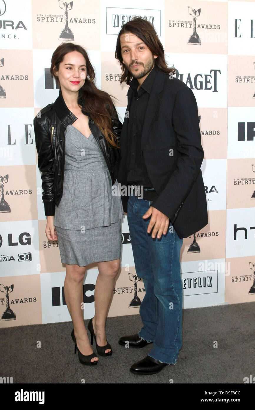 Diego Luna and Camila Sodi The 2011 Film Independent Spirit awards held ...