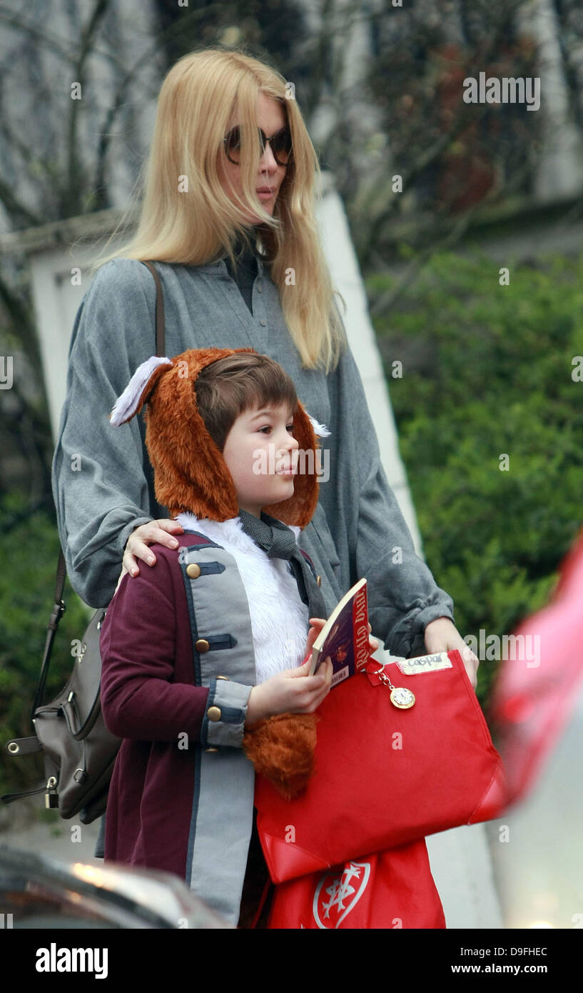 claudia-schiffer-and-son-caspar-hi-res-stock-photography-and-images-alamy
