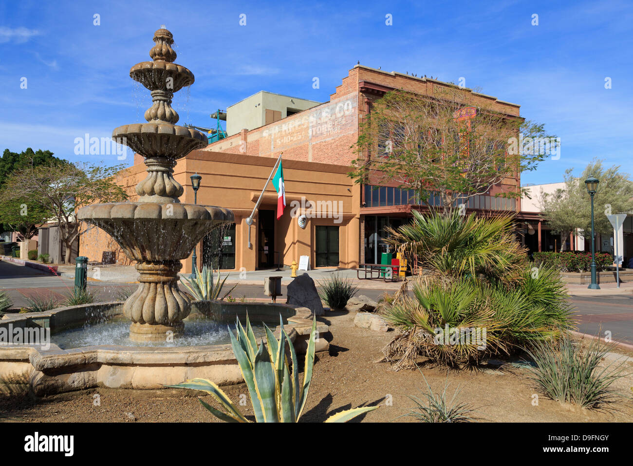 Fountain on Main Street, Yuma, Arizona, USA Stock Photo 57509227 Alamy