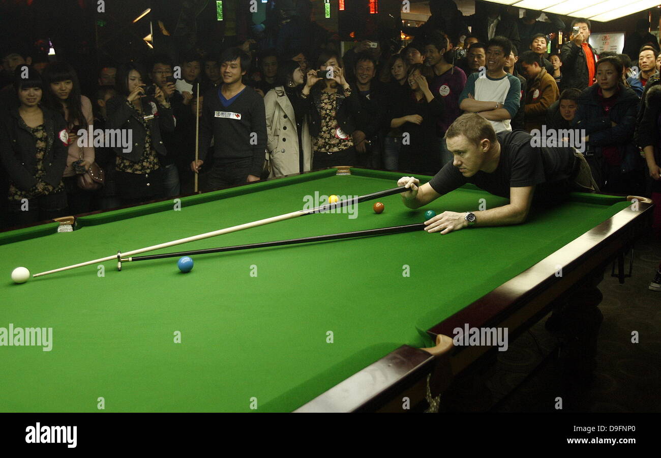 Legendary Scottish snooker Stephen Hendry plays for his Chinese fans in ...
