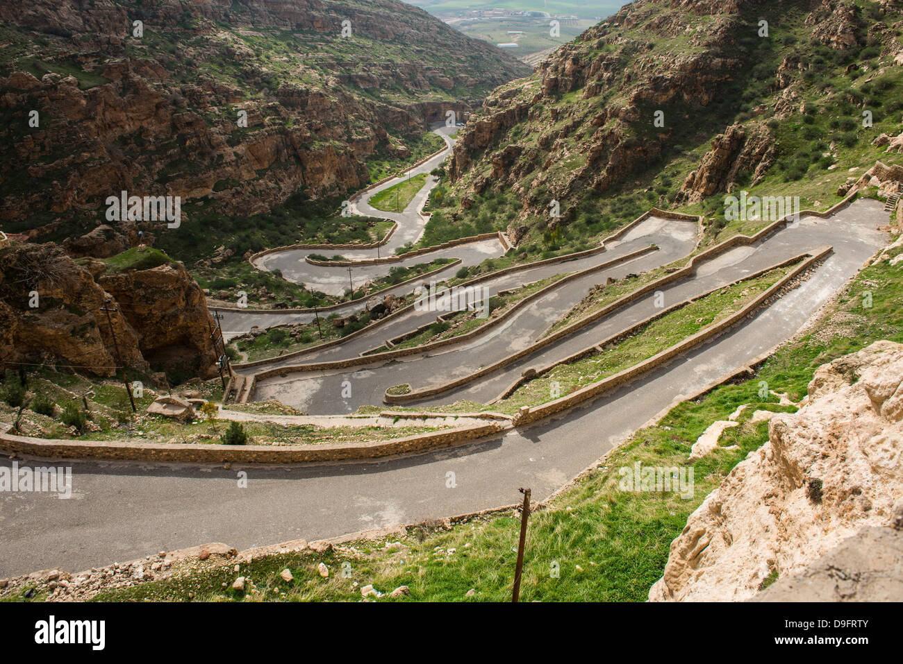 Zigzag road leading to the Rabban Hormzid Monastery (Sant Hormzid Monastery) in Al-Kosh, Iraq Kurdistan, Iraq, Middle East Stock Photo