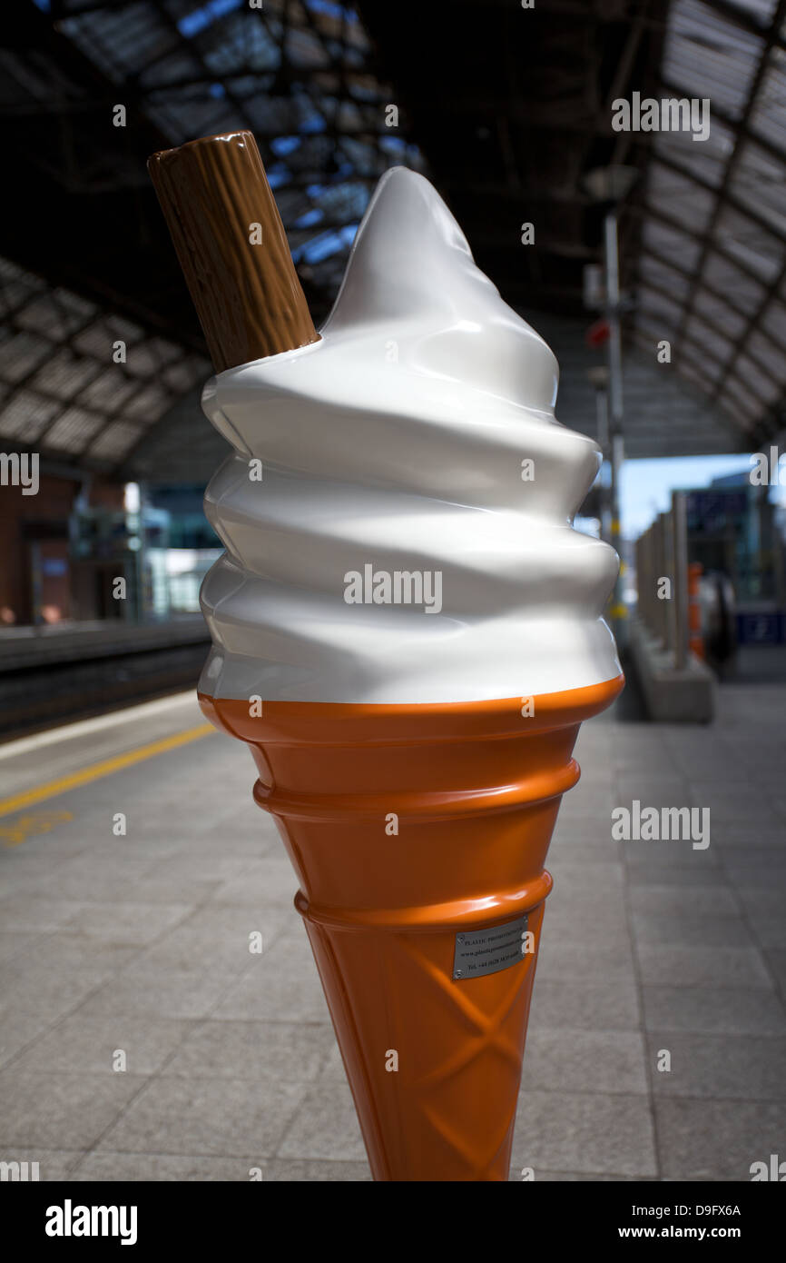 Large plastic ice cream cone hires stock photography and images Alamy