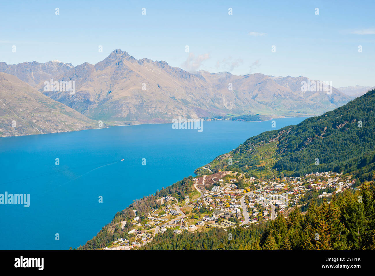 Queenstown, Lake Wakatipu and the Remarkables Mountains, Otago, South Island, New Zealand Stock Photo