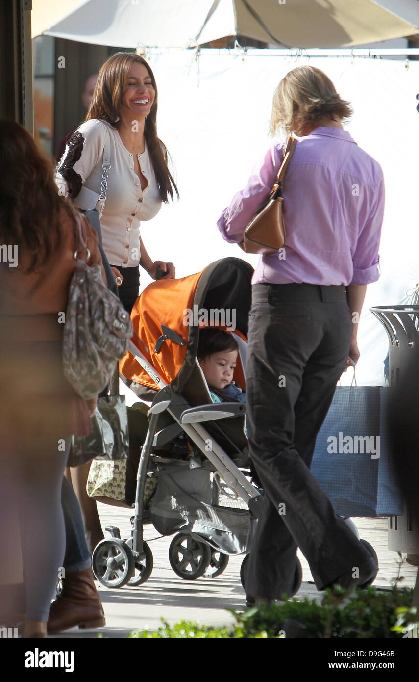 Sofia Vergara and Ella Hiller on the set of 'Modern Family'. Glendale, California 08.03.11