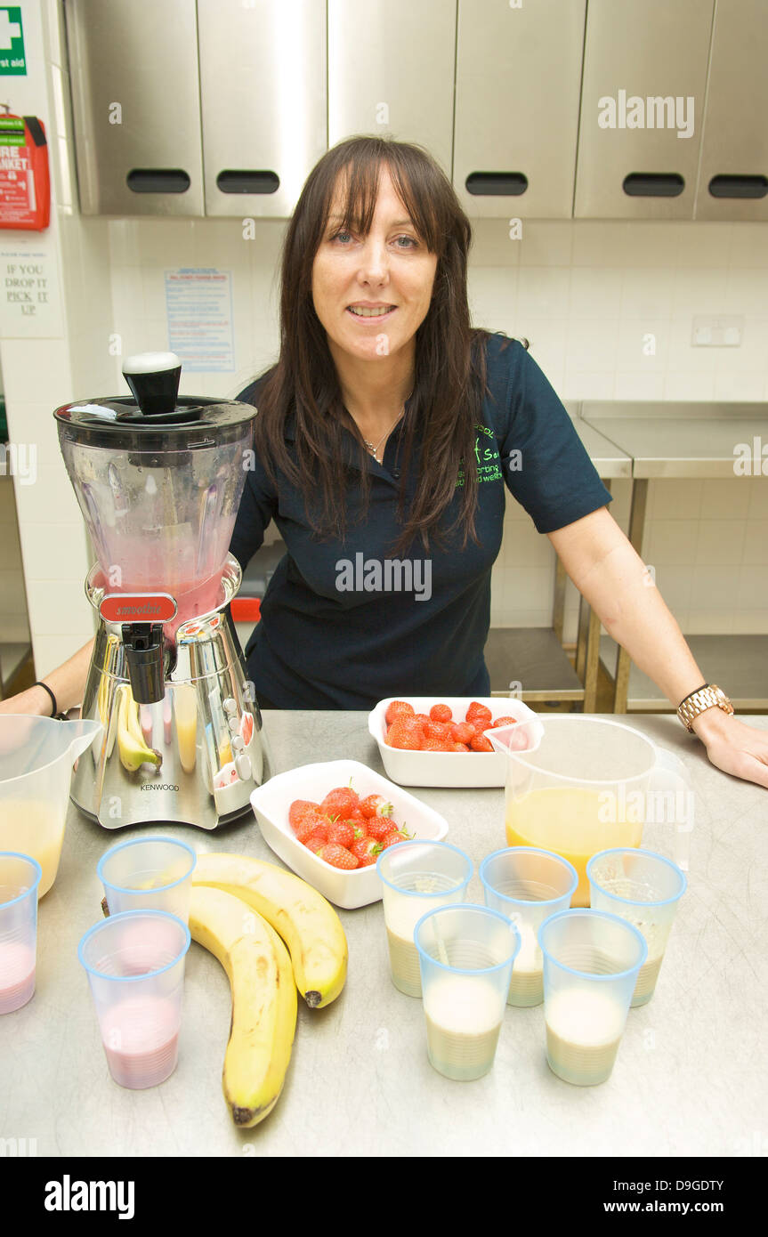 women making healthy smoothie drinks Stock Photo