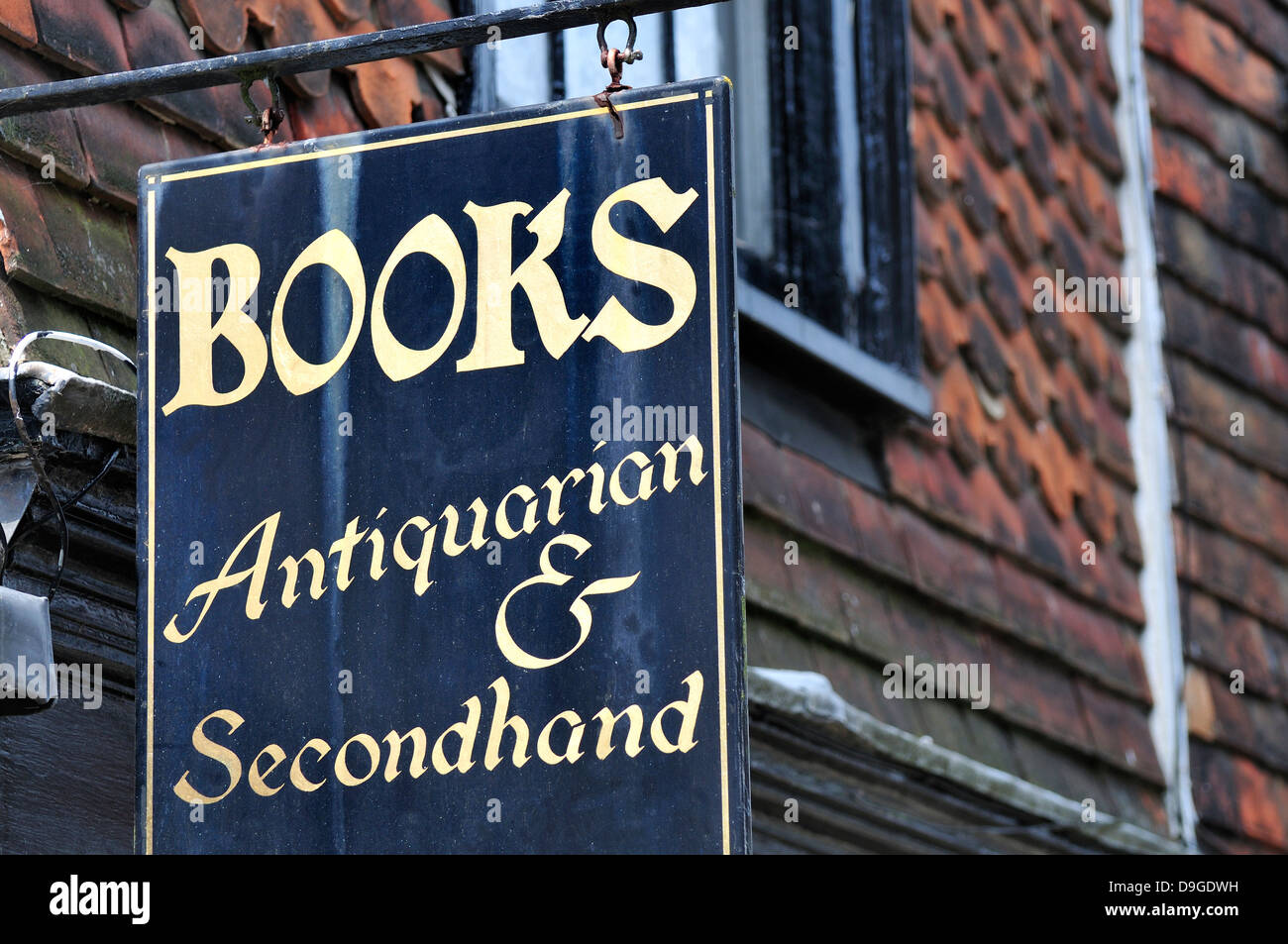 Rye, East Sussex, England, UK. Antiquarian / secondhand bookshop sign Stock Photo