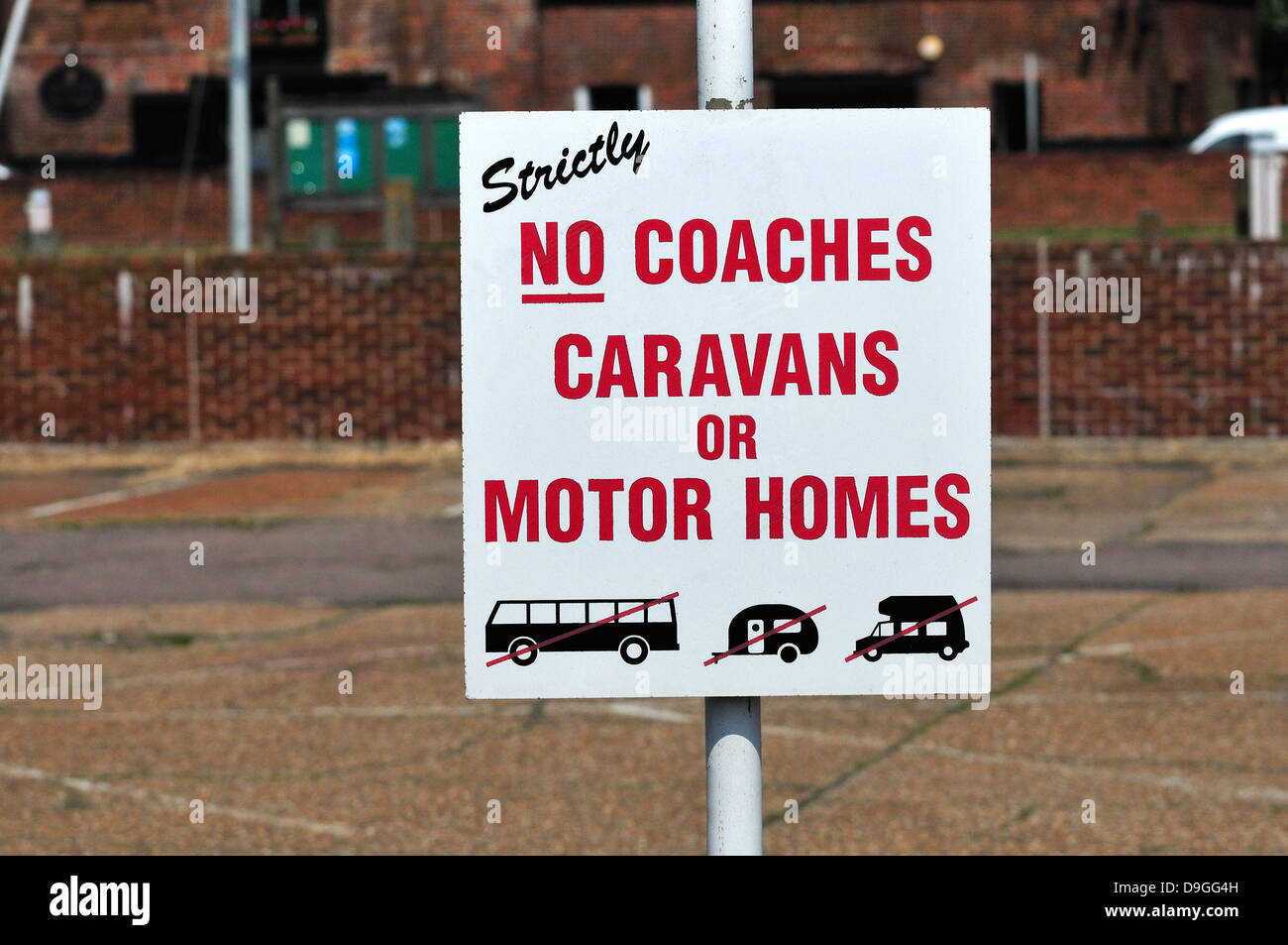 Rye, East Sussex, England, UK. Sign - no coaches, caravans or motor homes Stock Photo