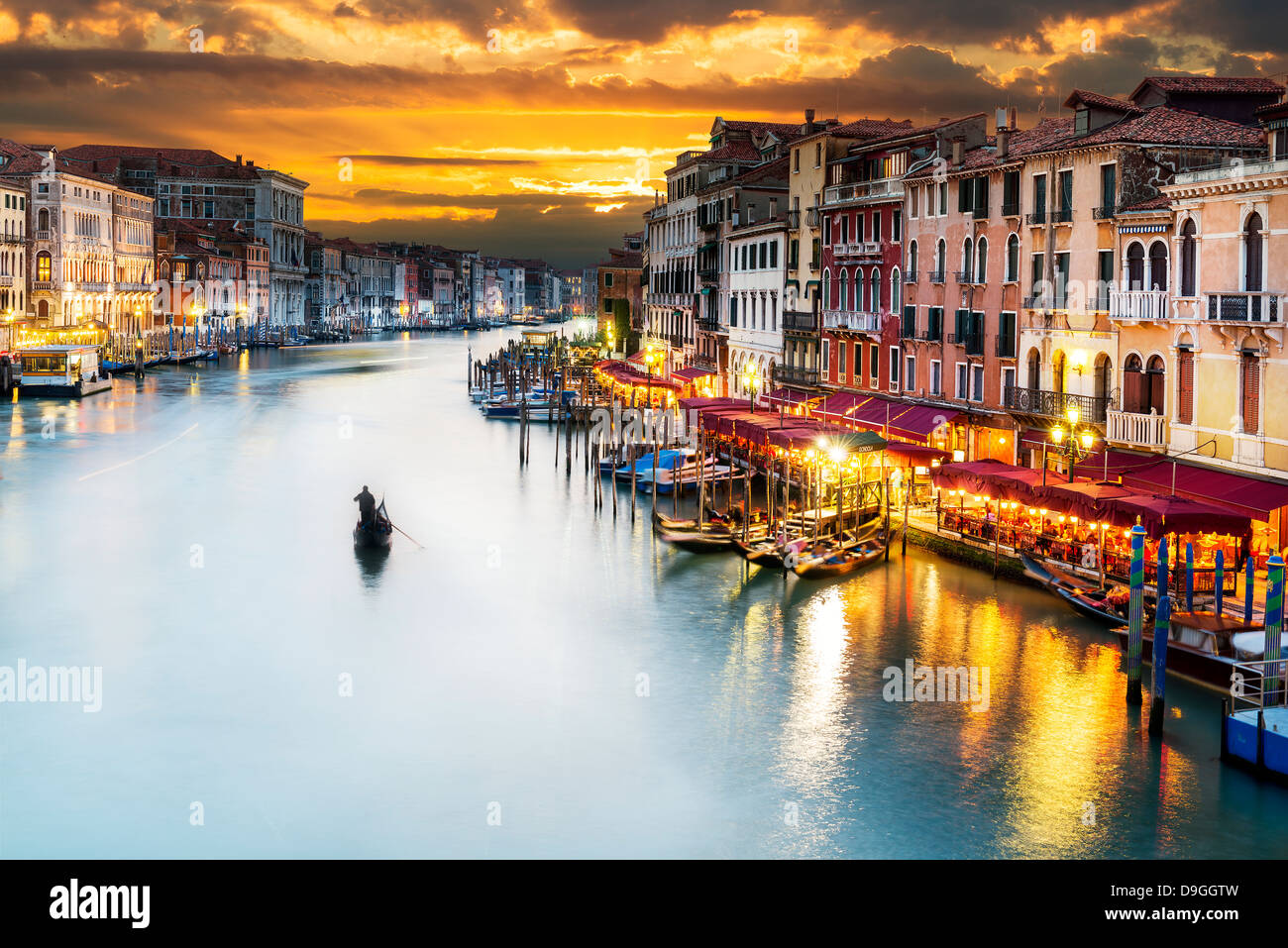 Architecture blue hour bridge hi-res stock photography and images - Alamy