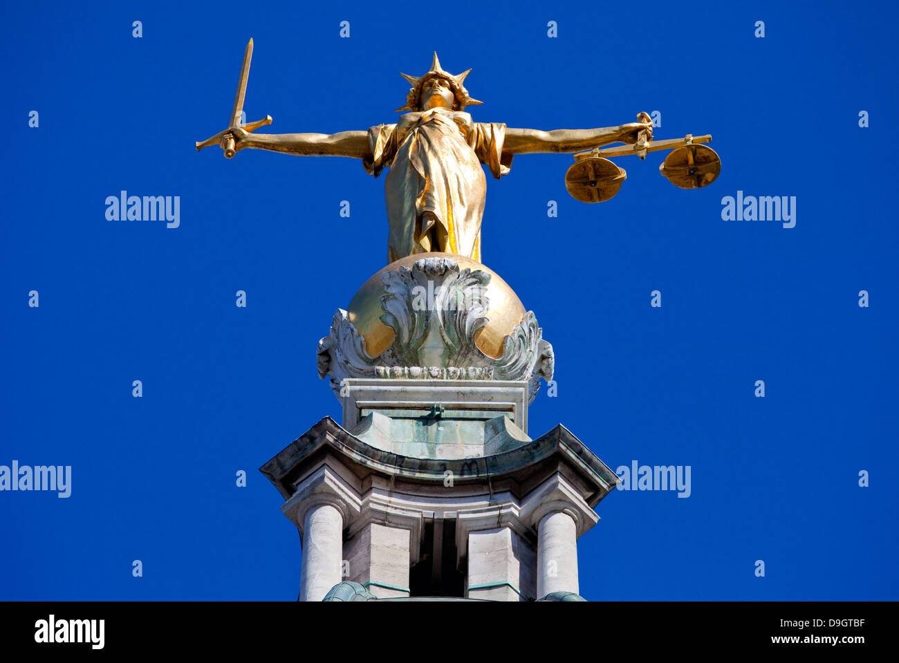 Justice statue, law courts, london hires stock photography and images Alamy