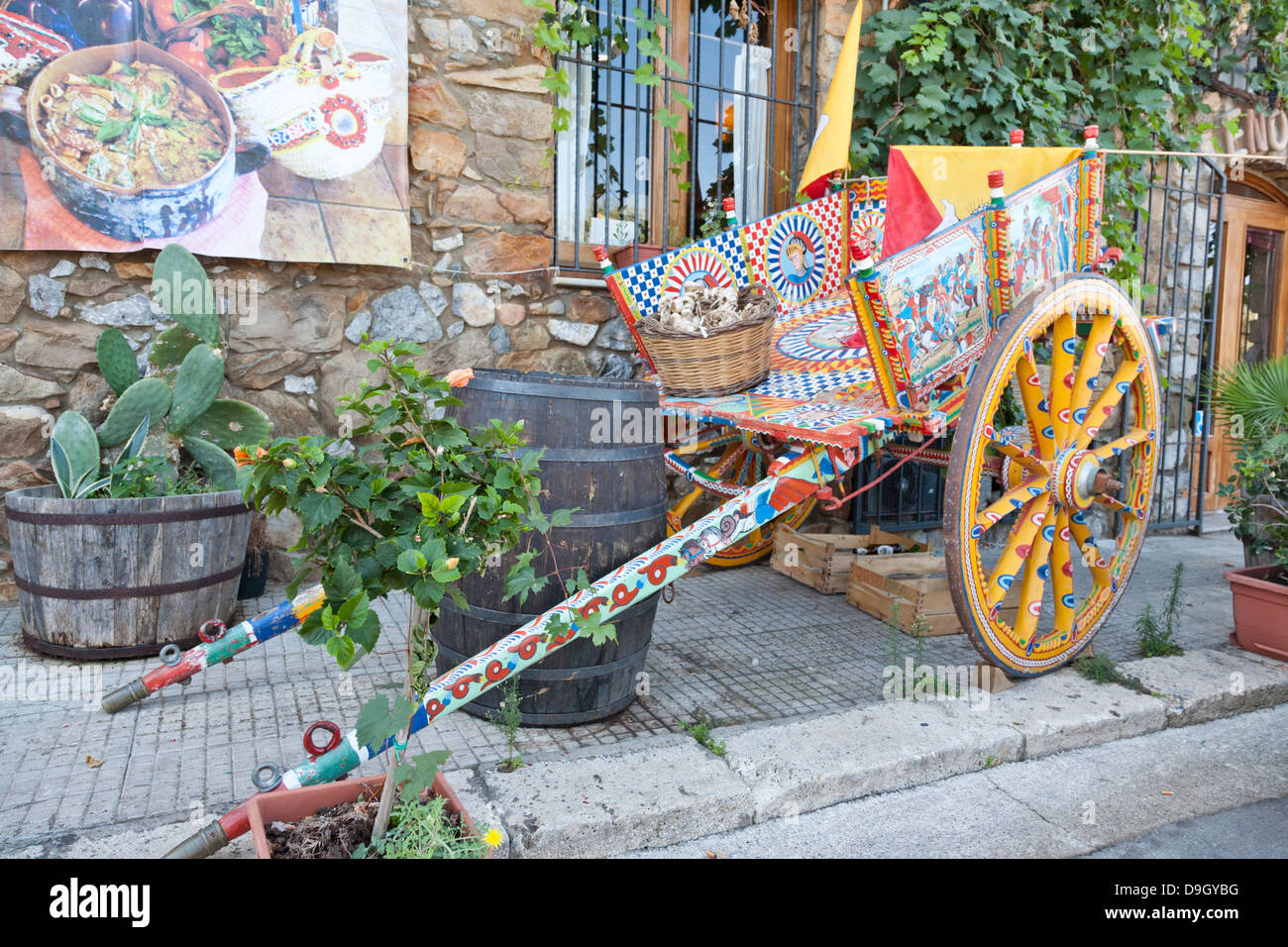 Traditional cart sicily hi-res stock photography and images - Alamy