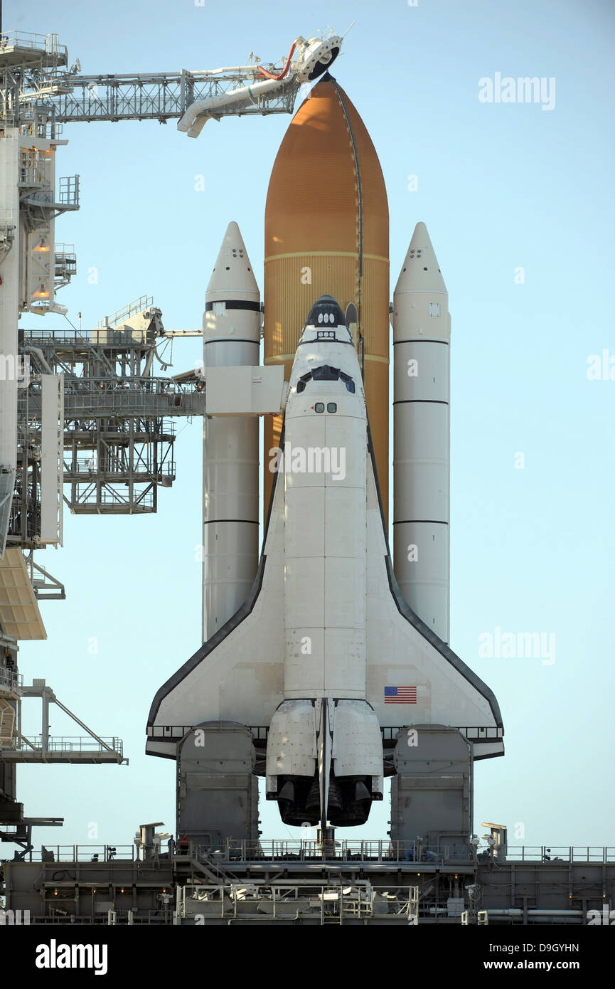 Space shuttle Atlantis sits on the launch pad at the Kennedy Space Center  in anticipation of its upcoming launch Stock Photo - Alamy