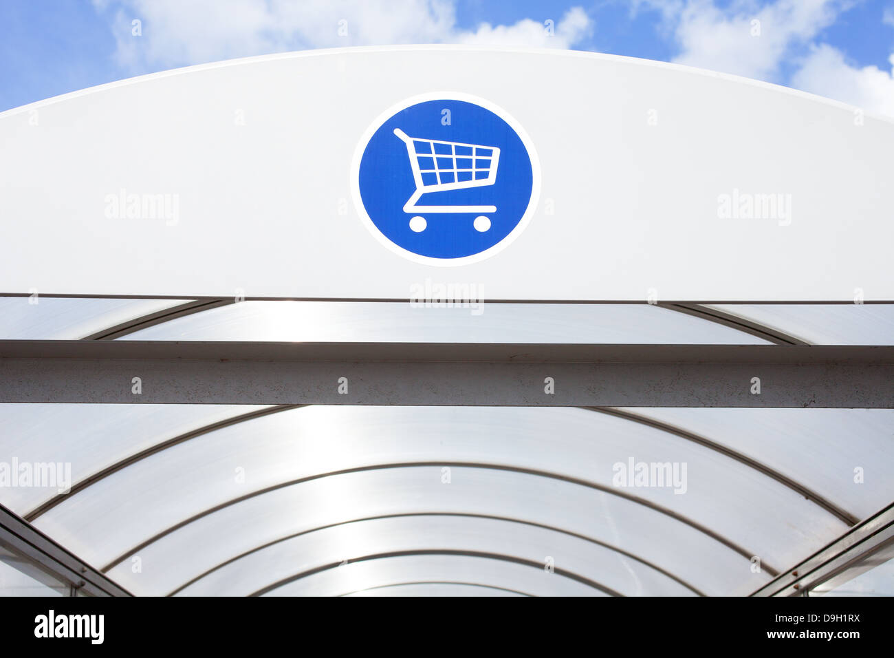 Shopping Trolley High Resolution Stock Photography and Images Alamy