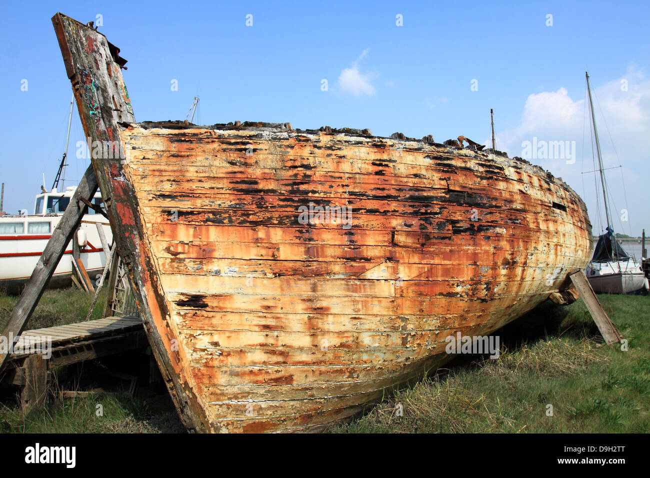 Abandoned Yacht Uk Stock Photos &amp; Abandoned Yacht Uk Stock ...