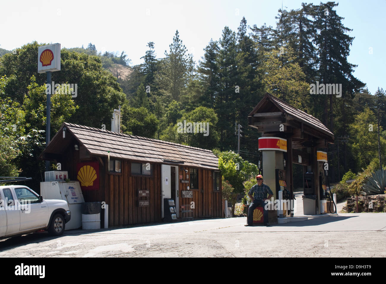 Shell Filling Station on the Pacific Coast Highway Stock Photo Alamy