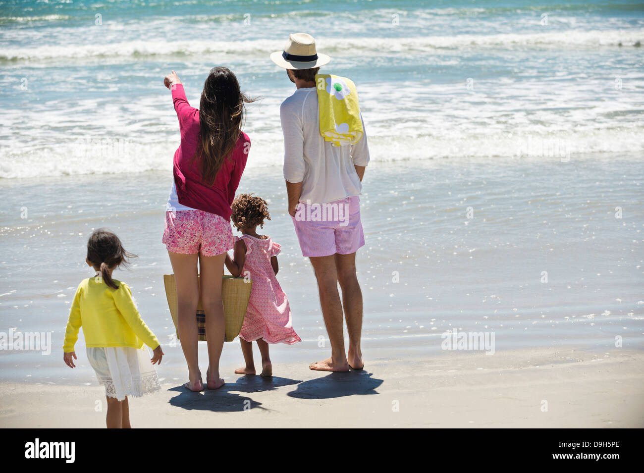 Sea family activities hi-res stock photography and images - Alamy