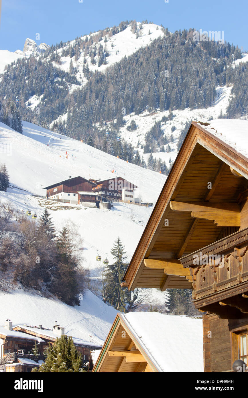 Ski resort hi-res stock photography and images - Alamy