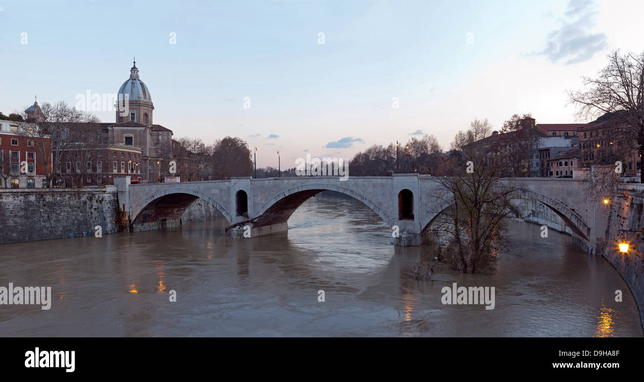 rising water under a bridge in rome Stock Photo - Alamy