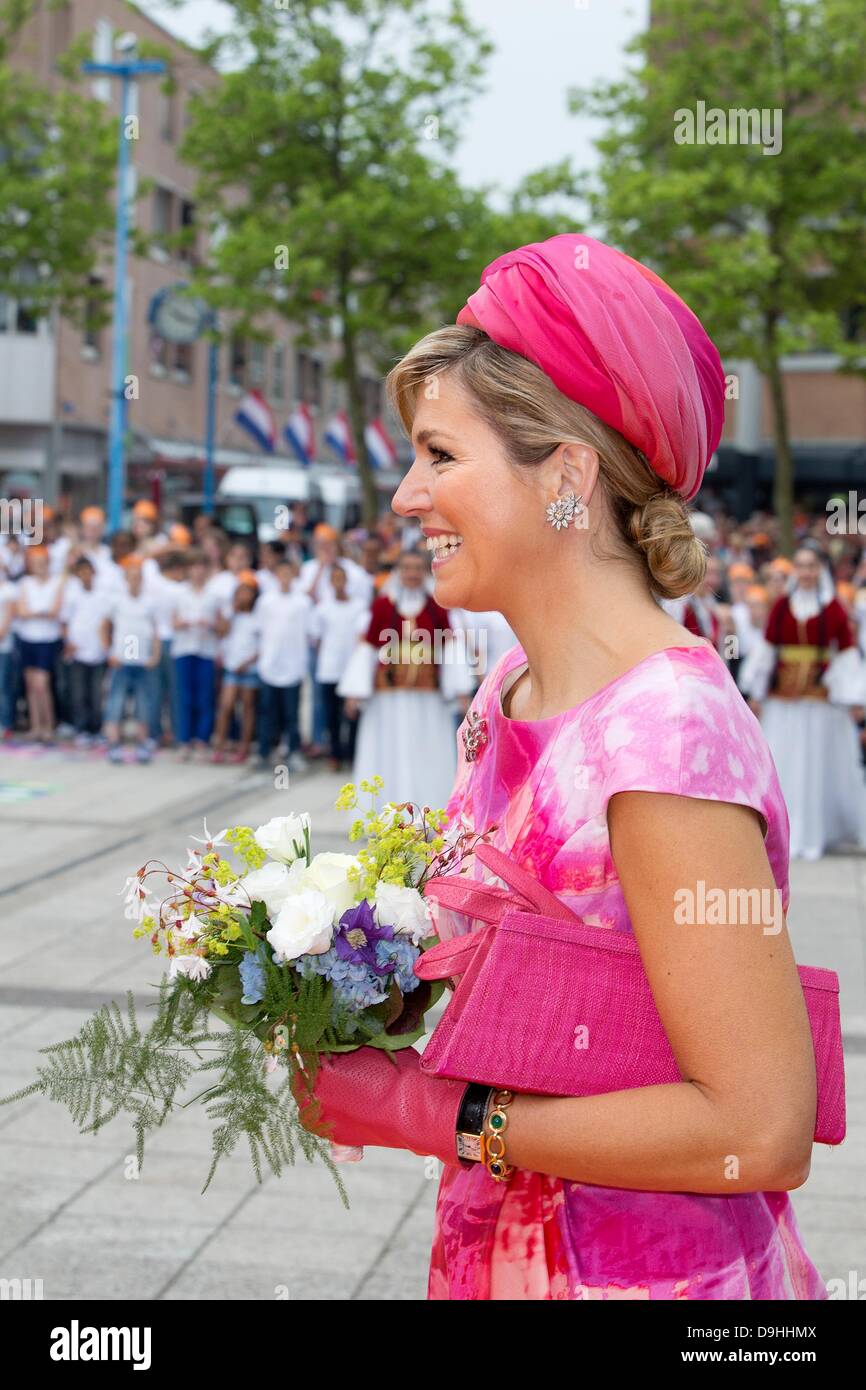 Picture) And Queen Maxima Of The Netherlands Visit The Province Of ...