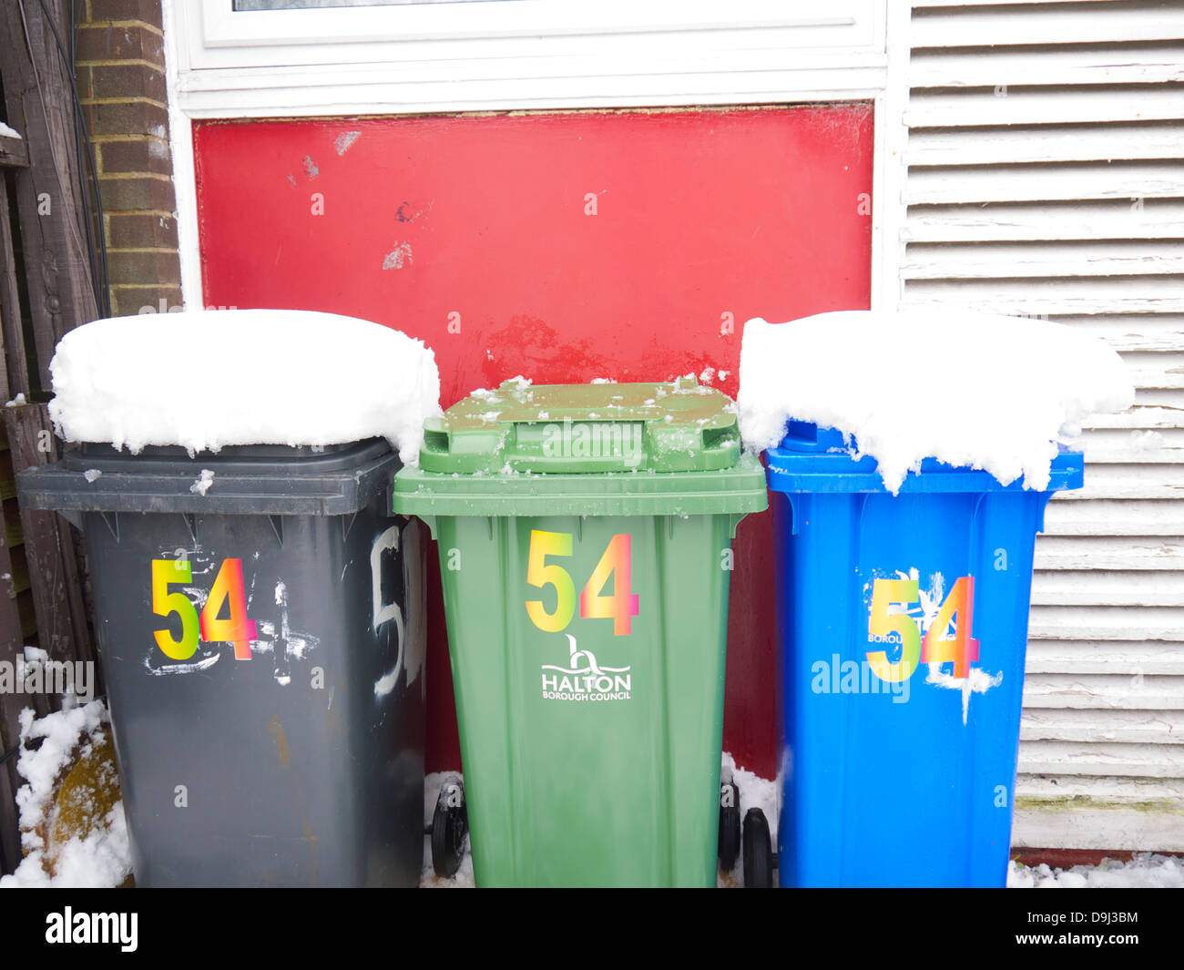 Blue bins hi-res stock photography and images - Alamy