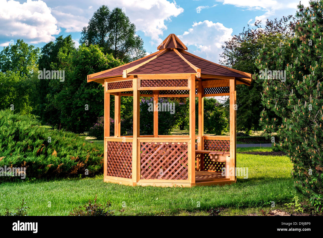 Gazebo and garden hi-res stock photography and images - Alamy