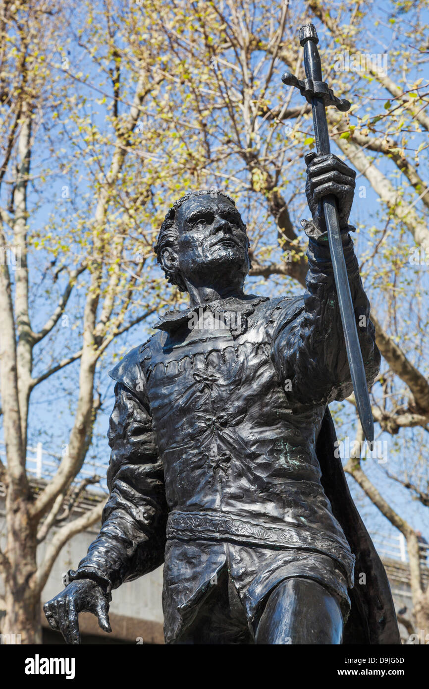 England, London, Southbank, Statue of Actor Laurence Olivier Stock Photo
