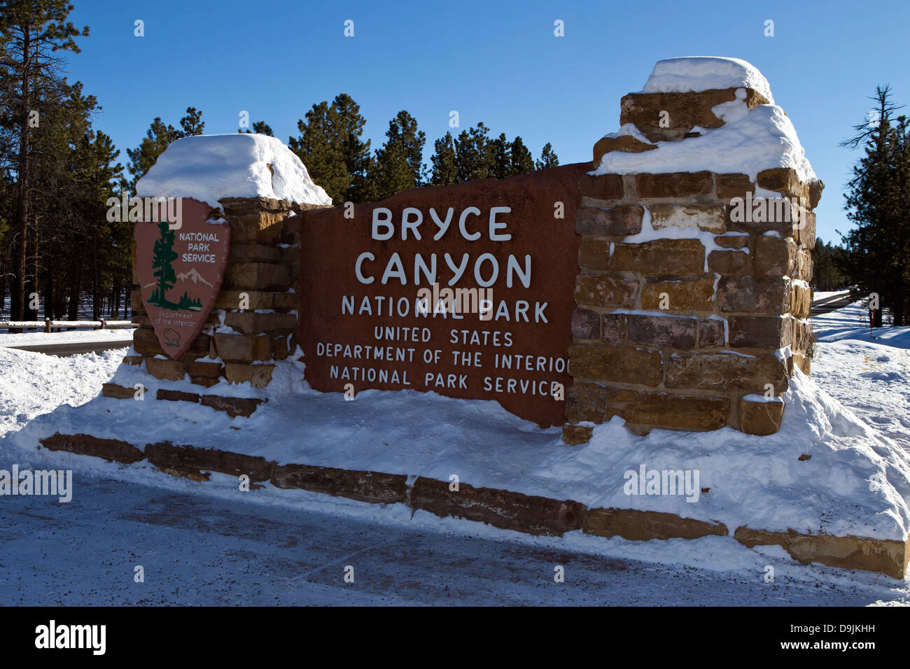 National Park Service sign at the entrance to Bryce Canyon