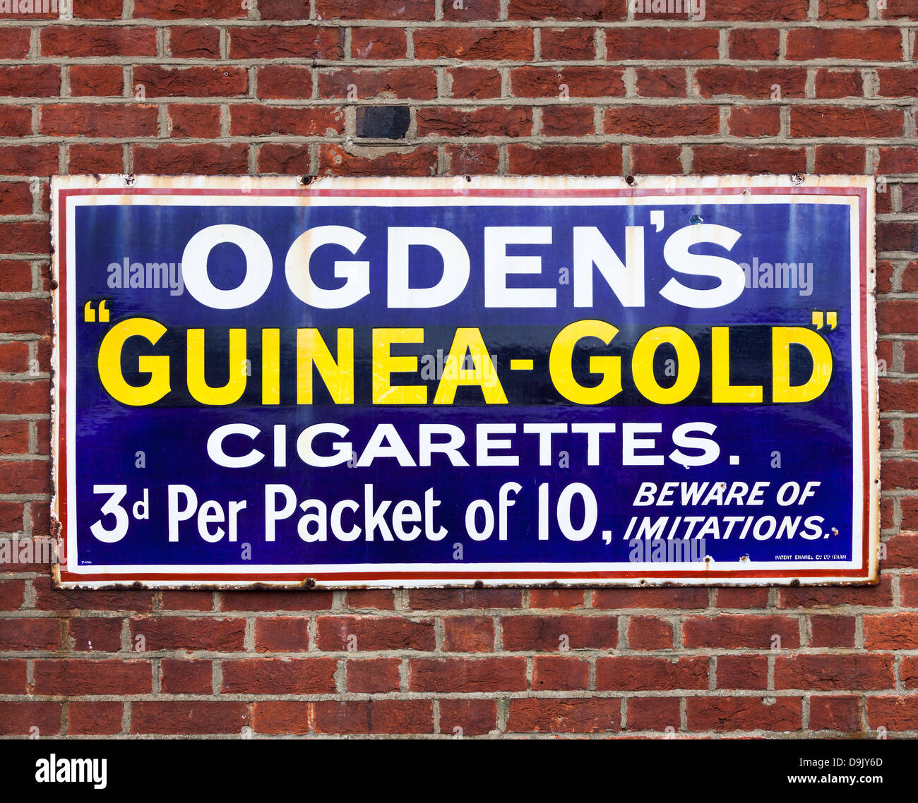 Ogdens guinea gold cigarettes hi-res stock photography and images