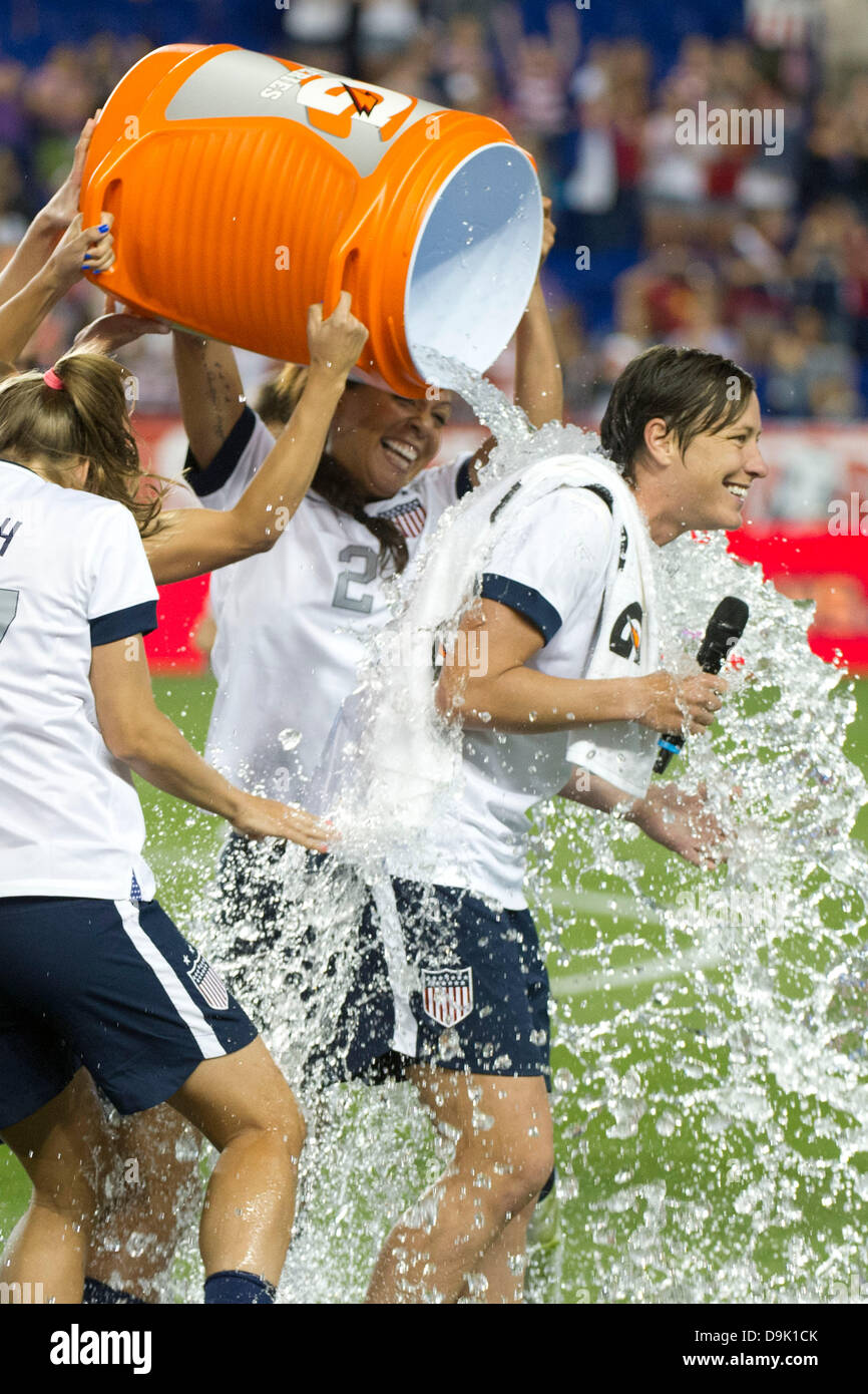 Gatorade bath hi-res stock photography and images - Alamy