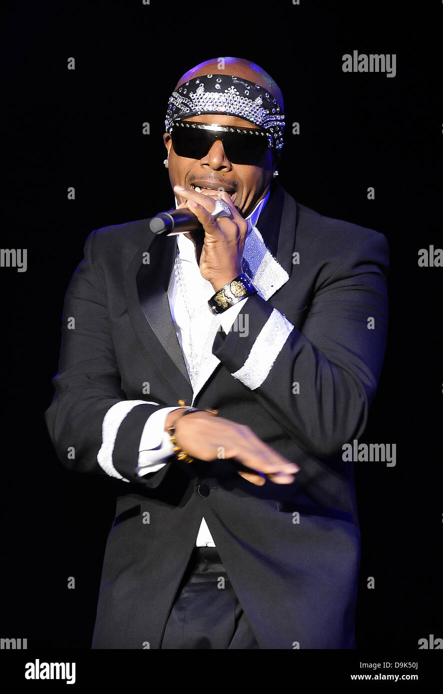 Mc hammer dance hires stock photography and images Alamy
