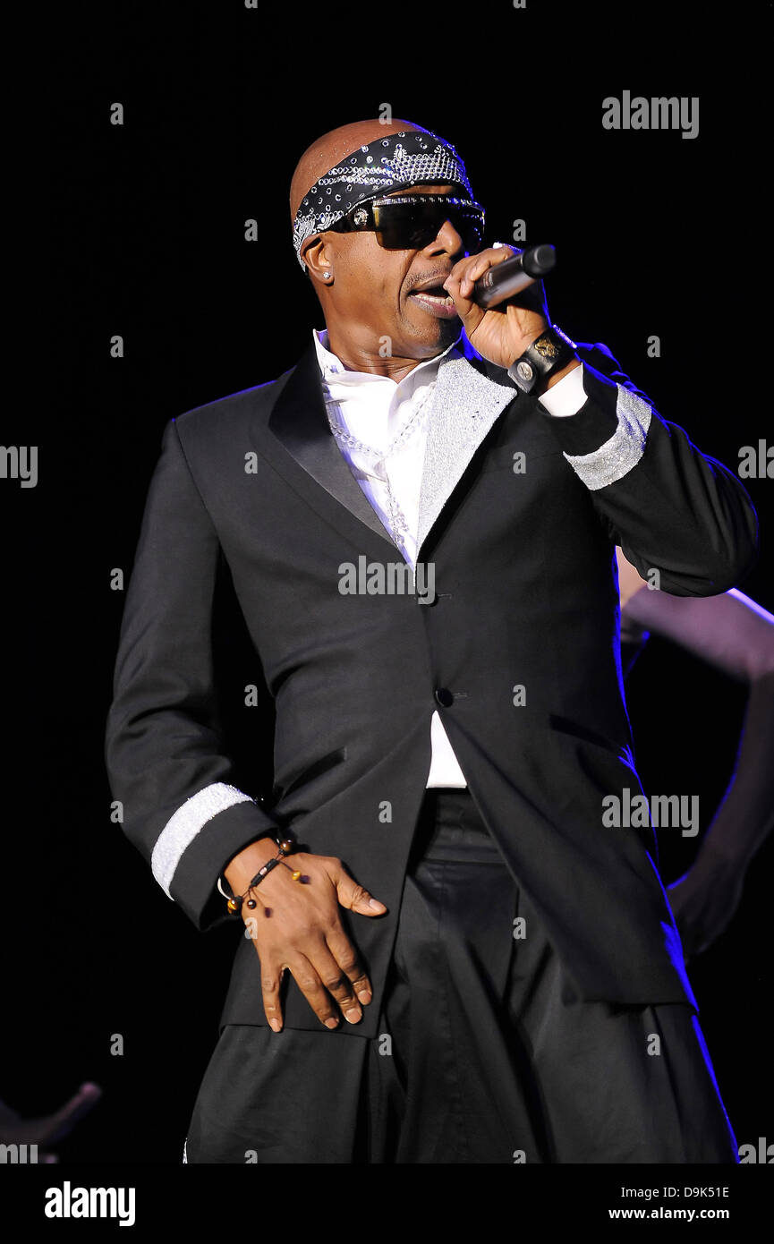 Mc hammer dance hires stock photography and images Alamy