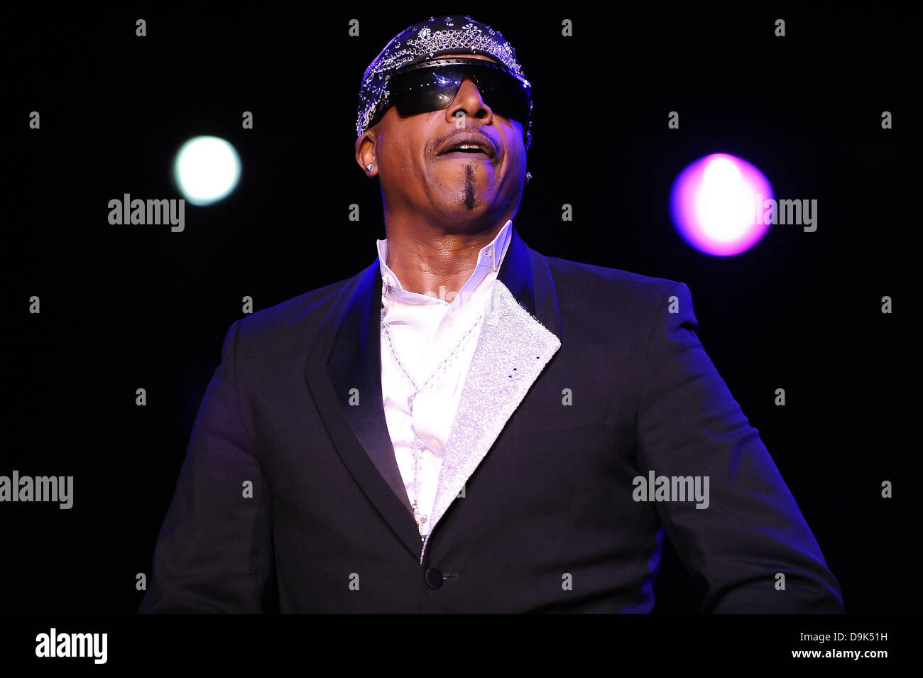 Mc hammer dance hires stock photography and images Alamy